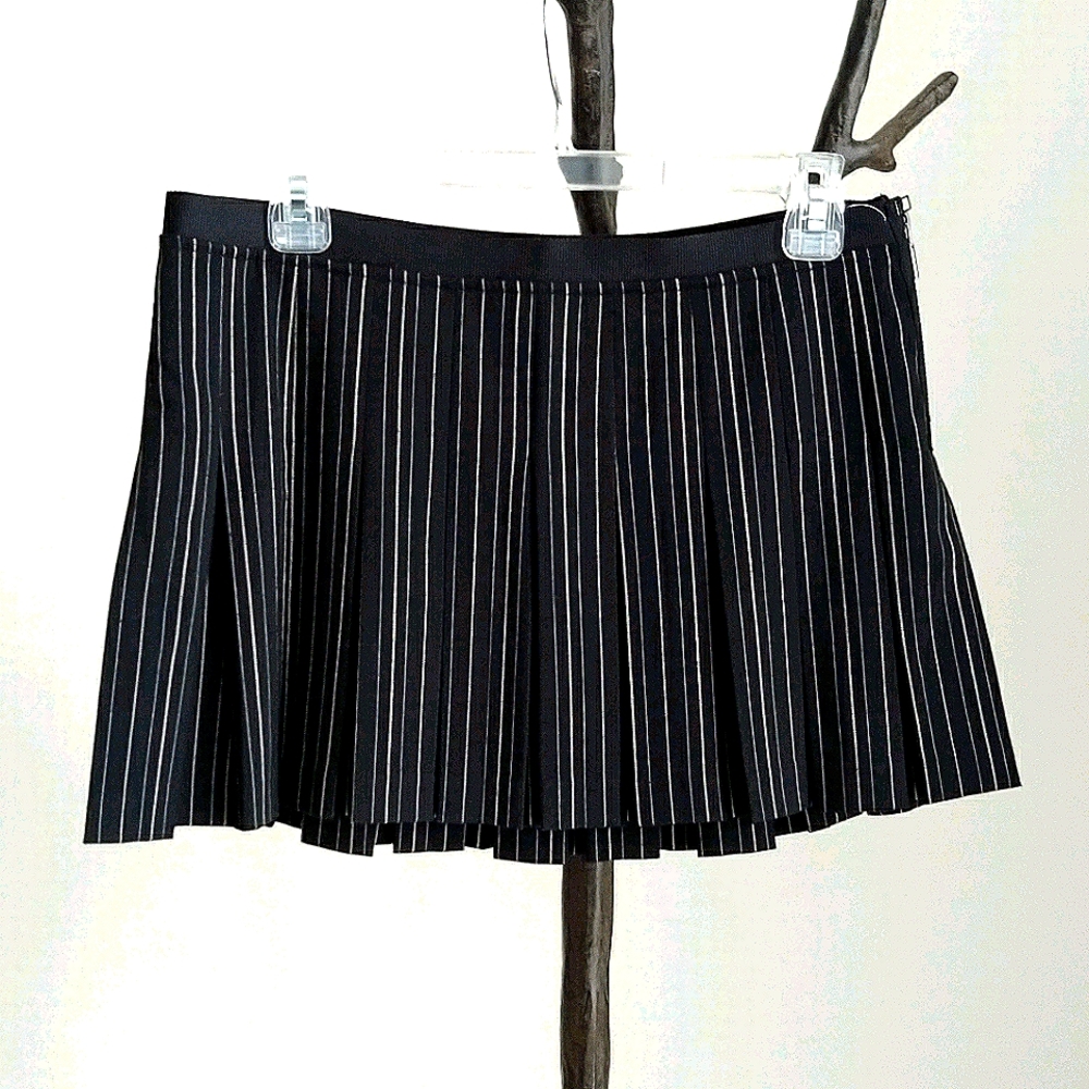 Guess skirt - NWOT